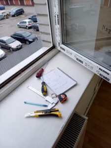 Замена створки пластикового окна Замена створки пластикового окна